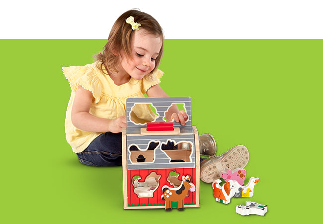 Melissa & Doug Take-Along Wooden Sorting Barn Learning Toy with Flip-Up Roof, Handle, Farm Play Pieces