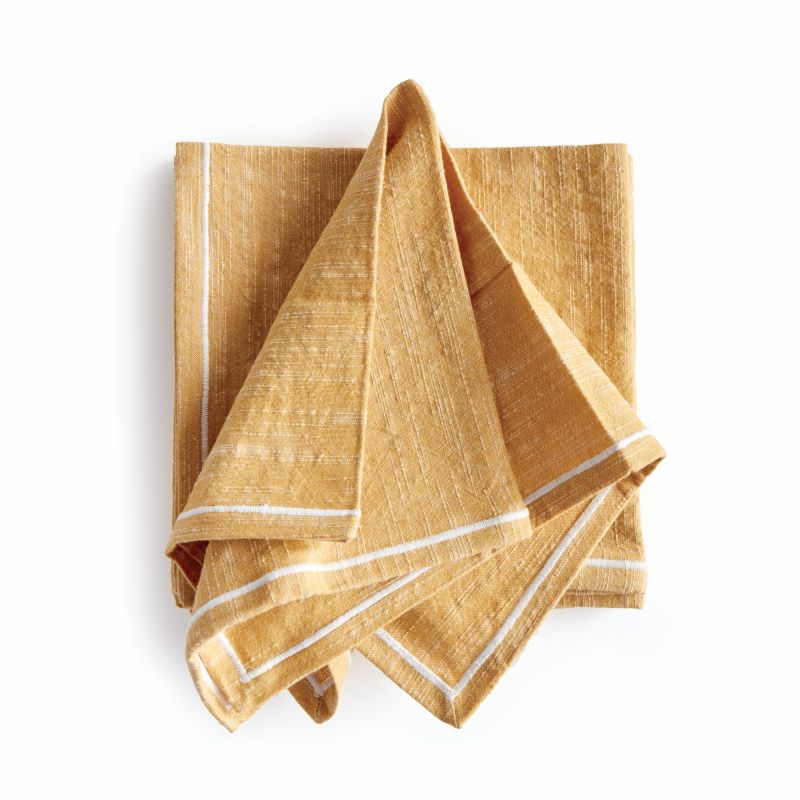 SAFFRON DINNER NAPKINS SET OF 4 NAPA HOME & GARDEN